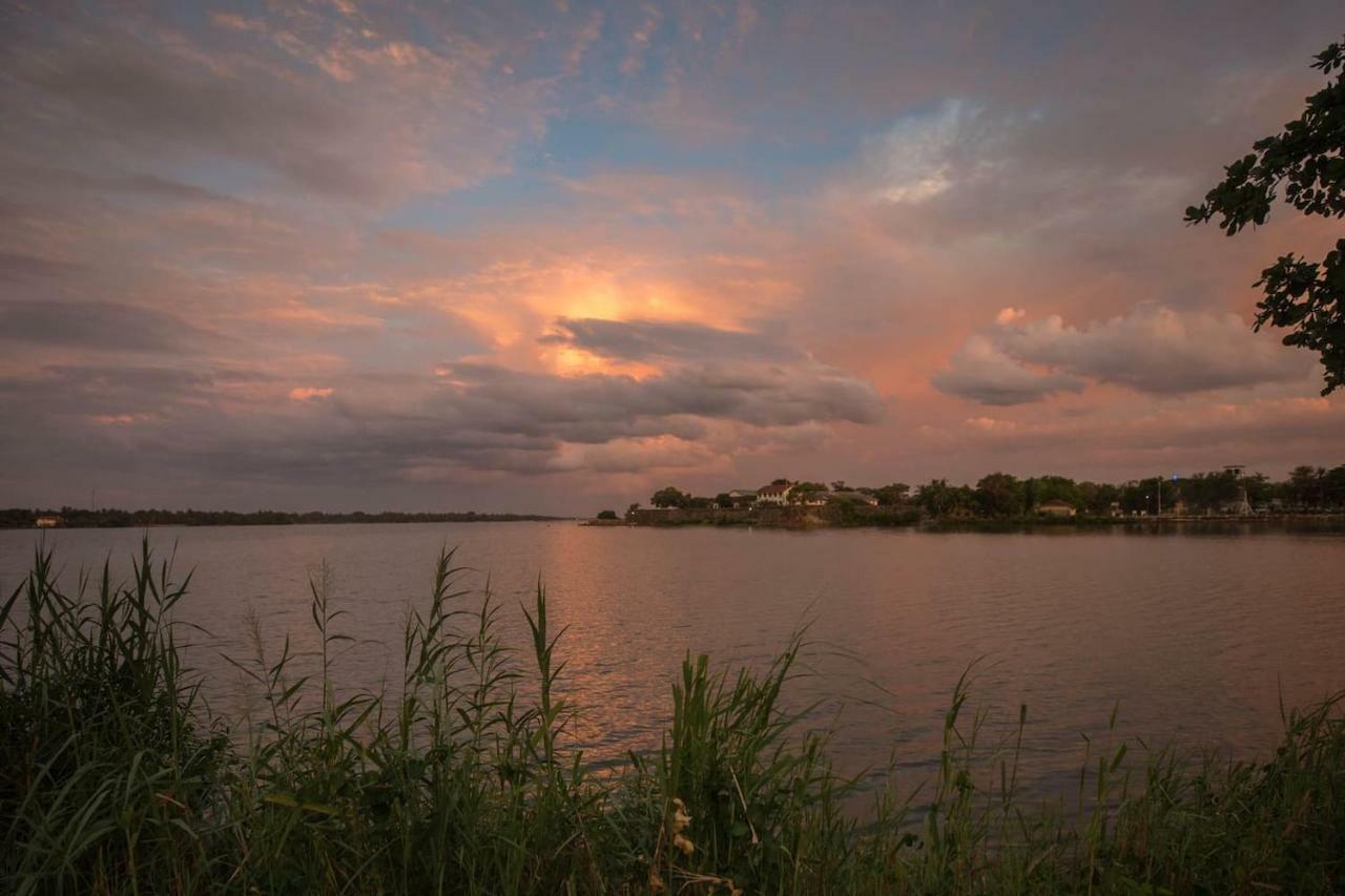 Neverbeen To Lagoon Town Lägenhet Batticaloa Exteriör bild